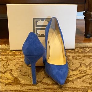 Ivanka Trump pointed toe heels